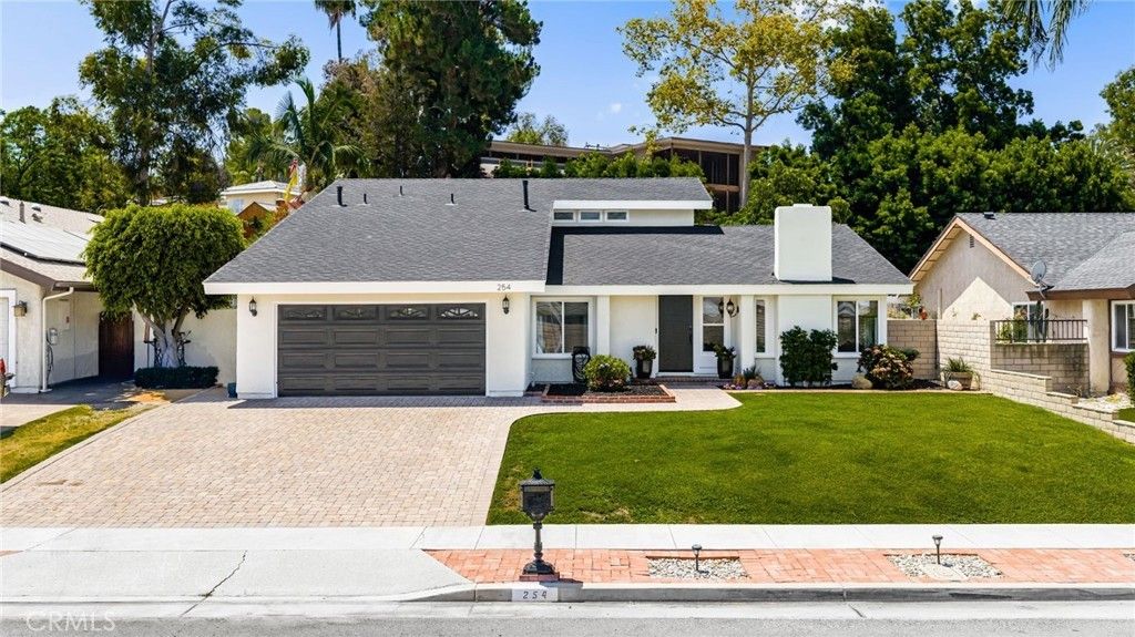 254 Las Riendas, Fullerton