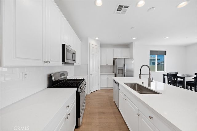 458 Berrybush, Hemet
