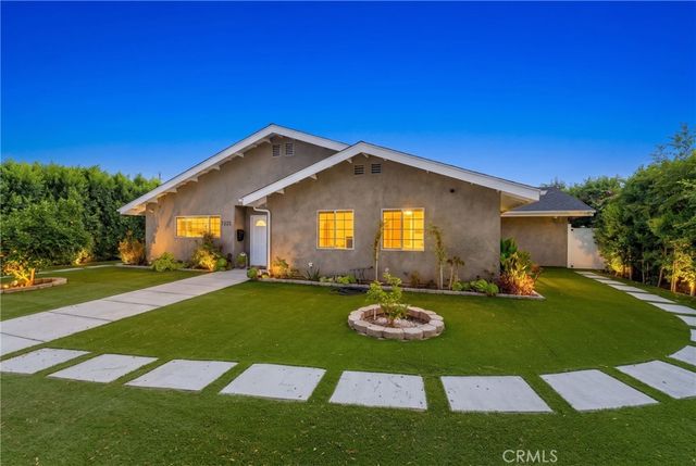 7222 Fallbrook Avenue, West Hills