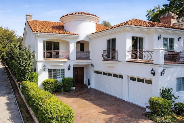 5128 Avenida Hacienda, Tarzana