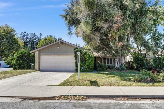 24389 La Glorita, Newhall