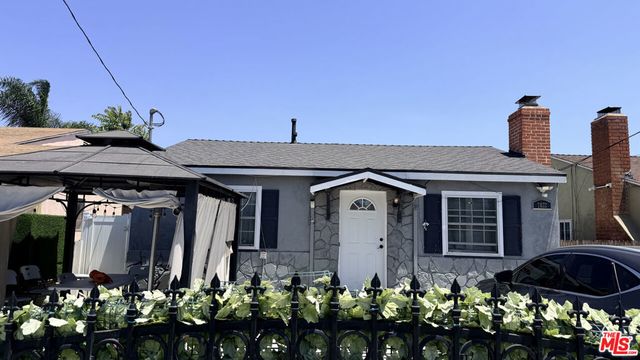 7822 Ferncola Avenue, Los Angeles