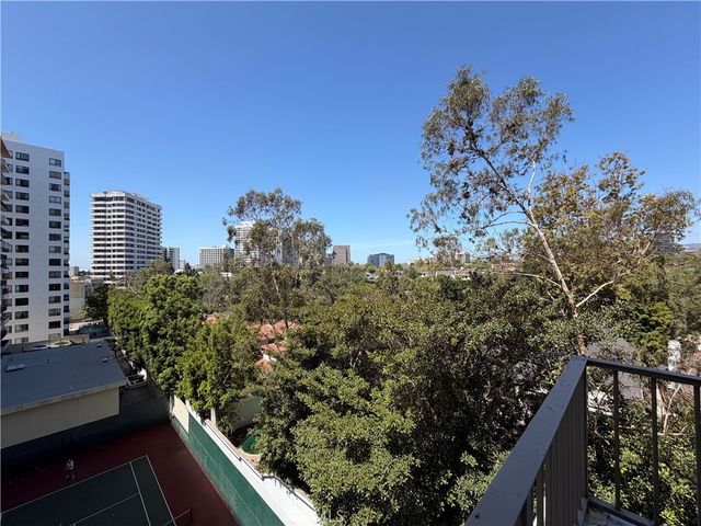 10501 Wilshire # 814, Los Angeles