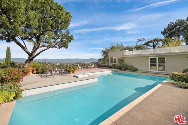 3300 Red Rose Drive, Los Angeles