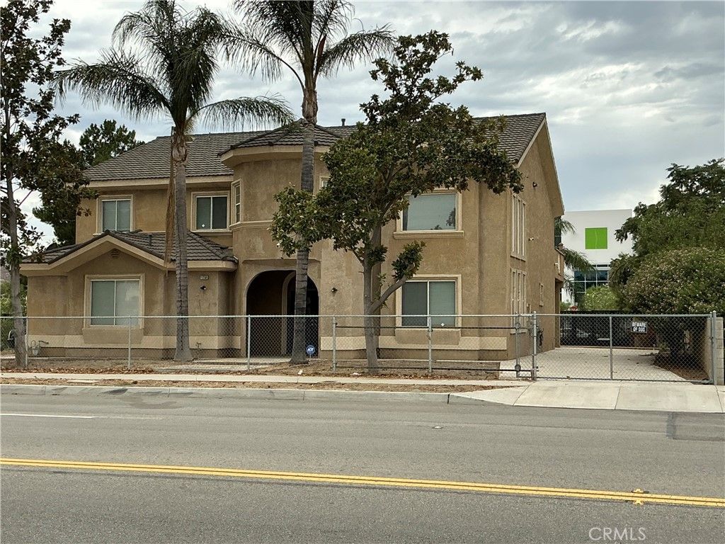 11250 Cypress, Fontana