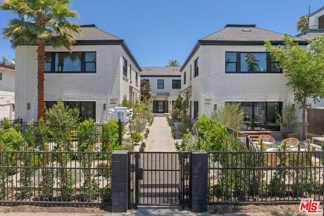 1404 1/2 S Wilton Place, Los Angeles