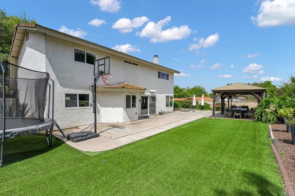 291 Surrey Place, Bonita