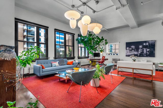 1645 Vine Street # 402, Los Angeles