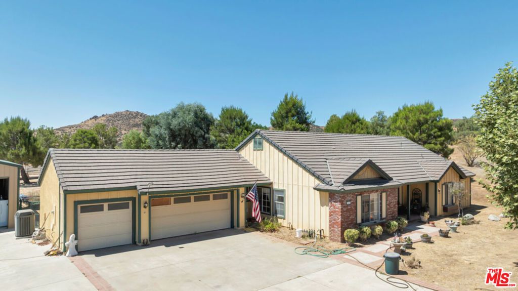 11734 Chisholm Court, Agua Dulce