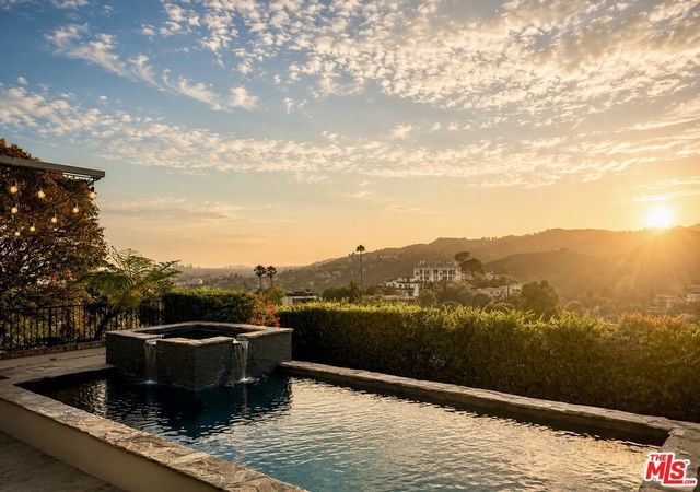 2439 Creston Way, Los Angeles