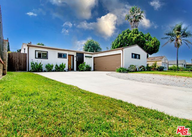 8030 Hesperia Avenue, Los Angeles