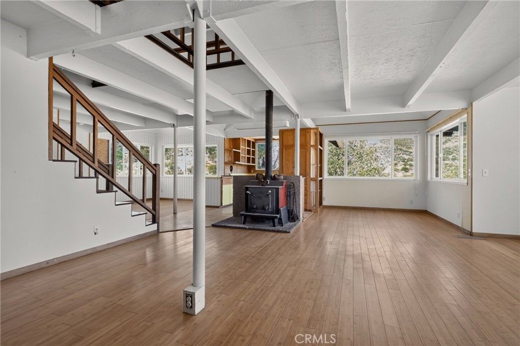 405 Old Cottonwood Creek Road, Hornbrook