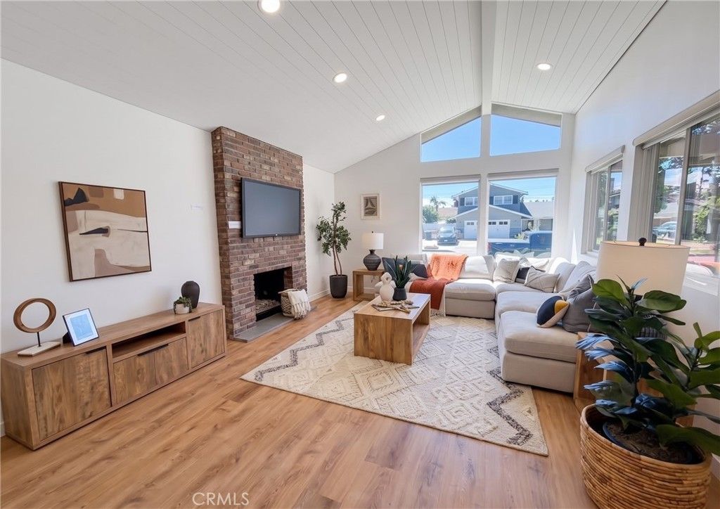 1517 E Riverview, Orange