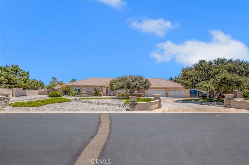 6955 Oak View Court, Oak Hills