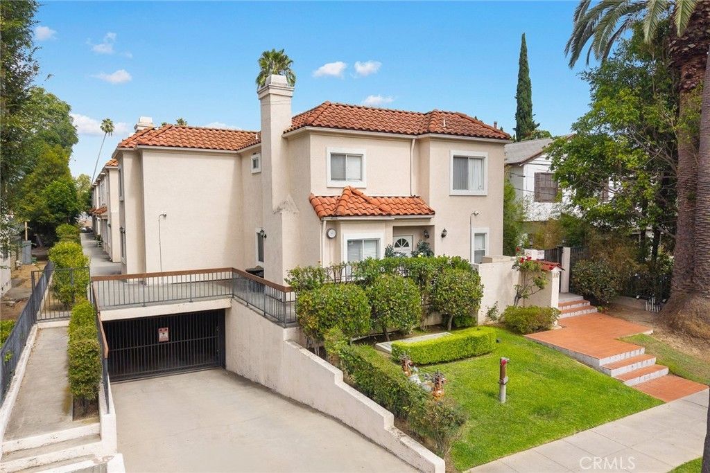 102 Harkness Avenue # 8, Pasadena