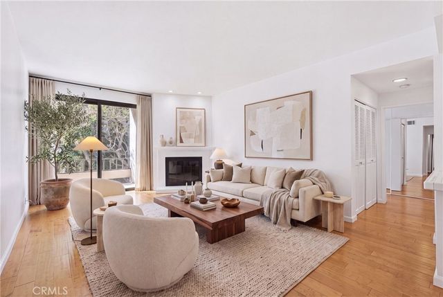8675 Falmouth # 221, Playa Del Rey