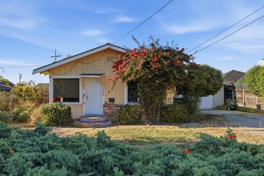 609 Trinity Avenue, Seaside