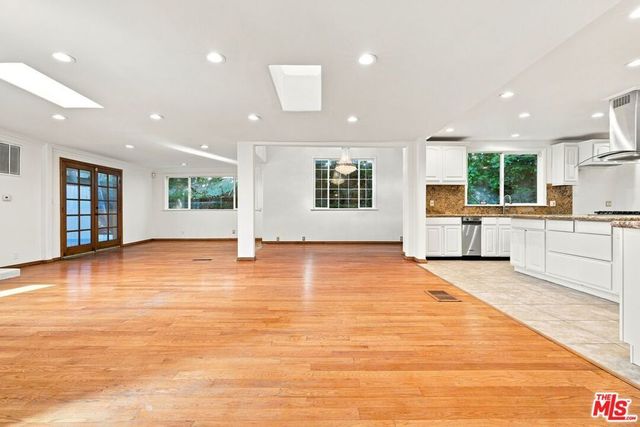 1029 N Beverly Glen Boulevard, Los Angeles