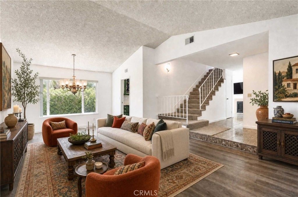1110 Burns Avenue, Santa Ana