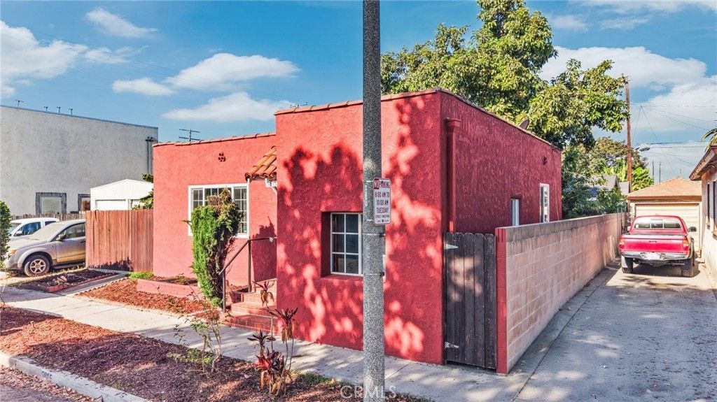 5815 Gaviota, Long Beach