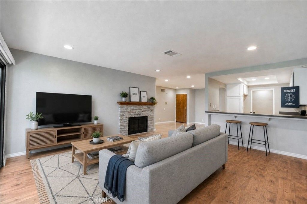 4114 Apricot, Irvine