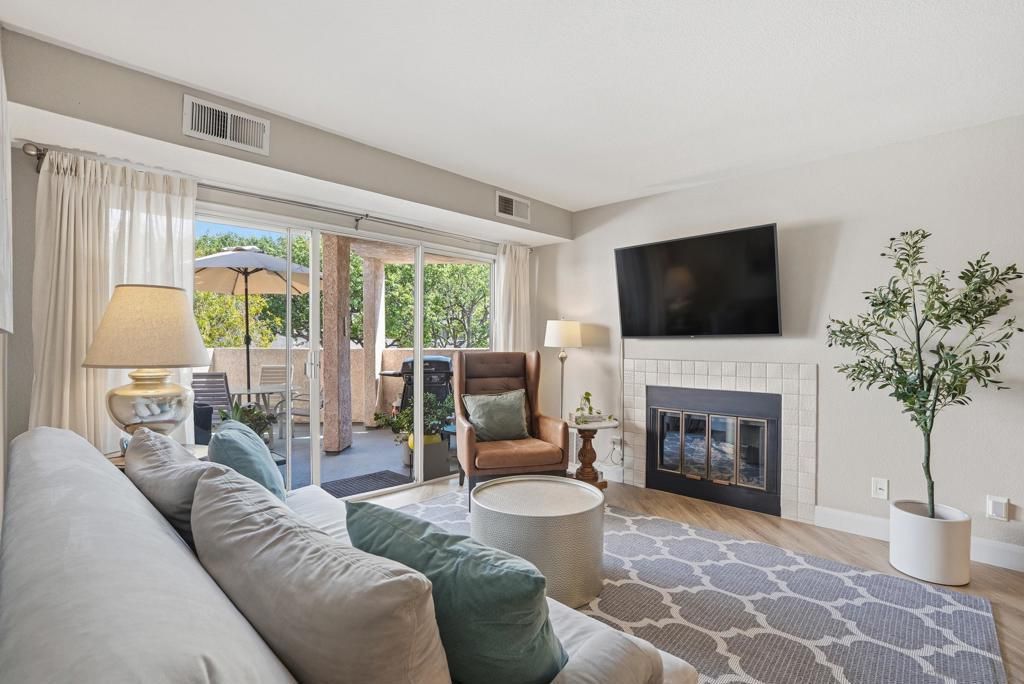 7228 Camino Degrazia # 275, San Diego