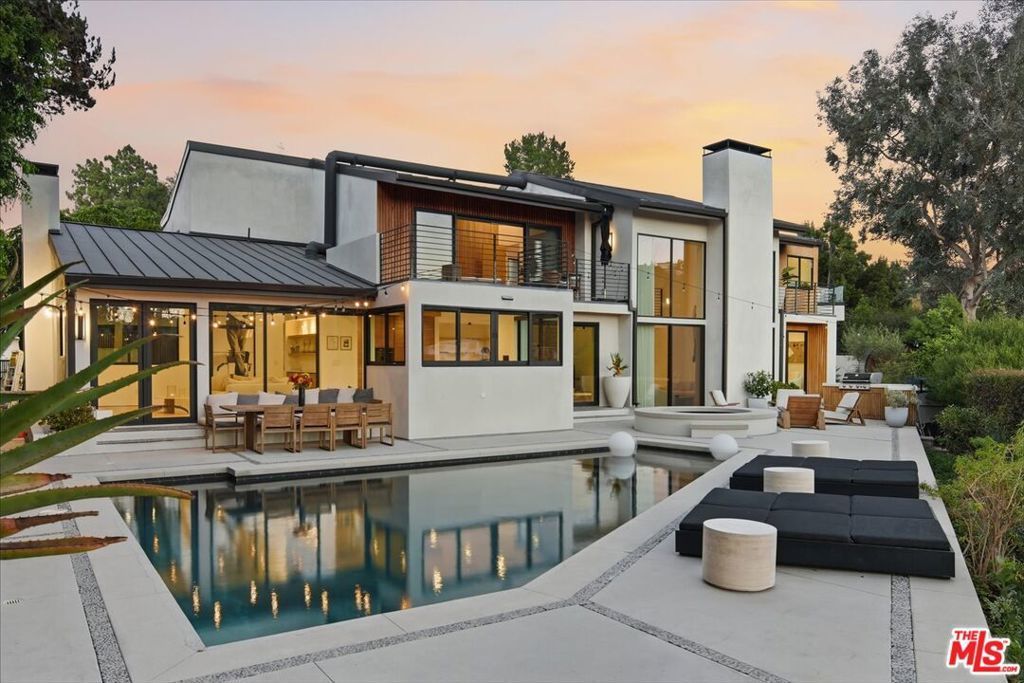 3319 Dona Lola Place, Los Angeles