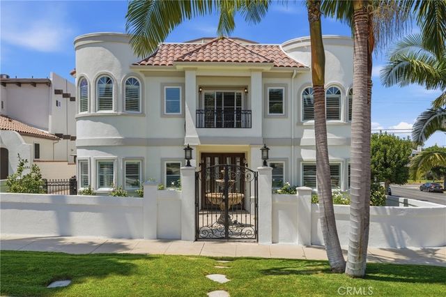 7220 W 80th, Los Angeles
