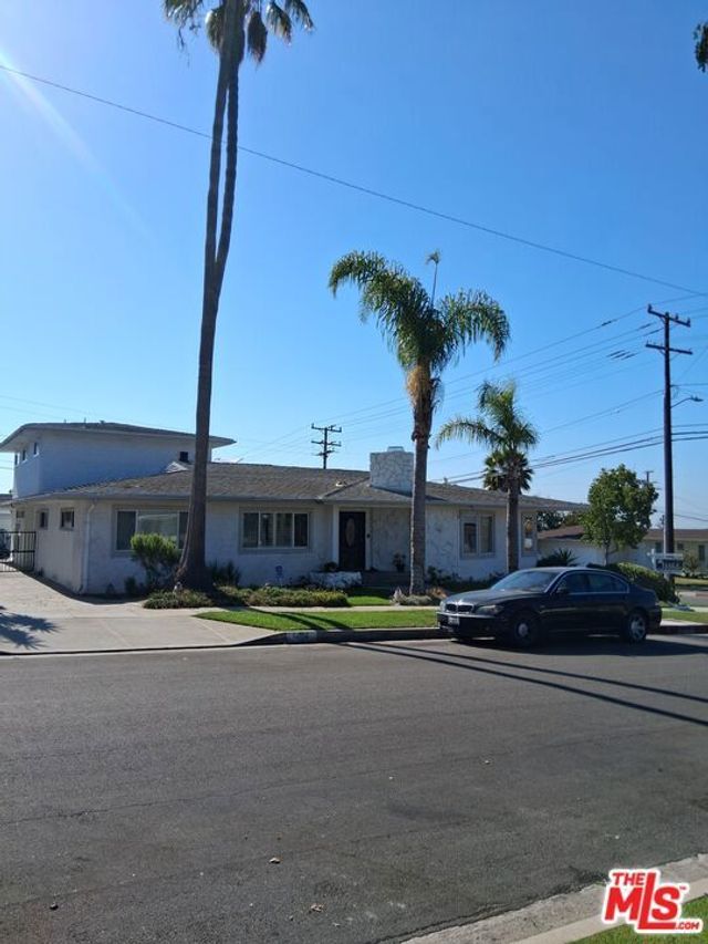 5424 S Sherbourne Drive, Los Angeles
