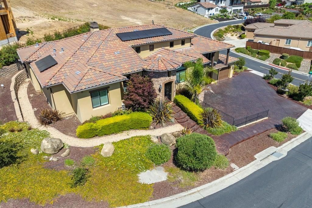 9175 Tea Tree Way, Gilroy
