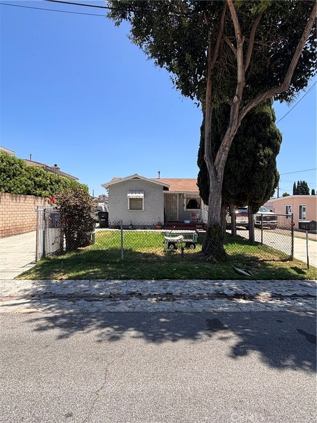 8286 Gay, Cypress