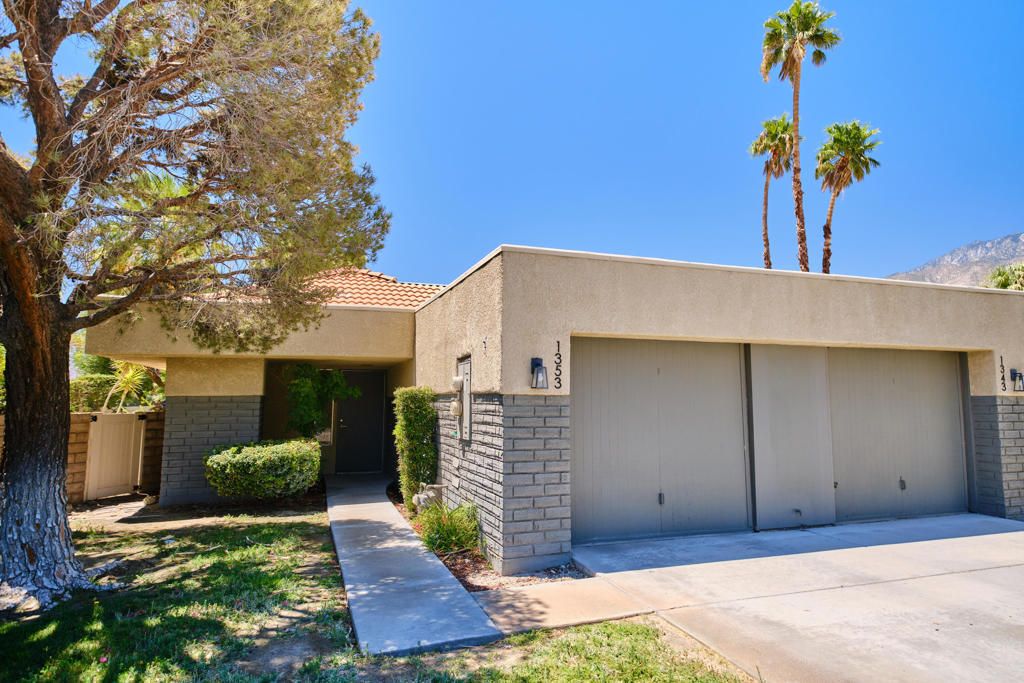 1353 Sunflower Circle N, Palm Springs