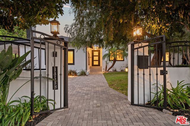 14348 Roblar Place, Sherman Oaks