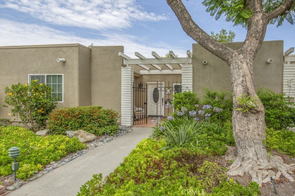 2044 Via Mariposa E # B, Laguna Woods