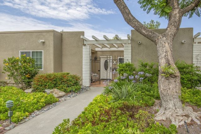 2044 Via Mariposa E # B, Laguna Woods