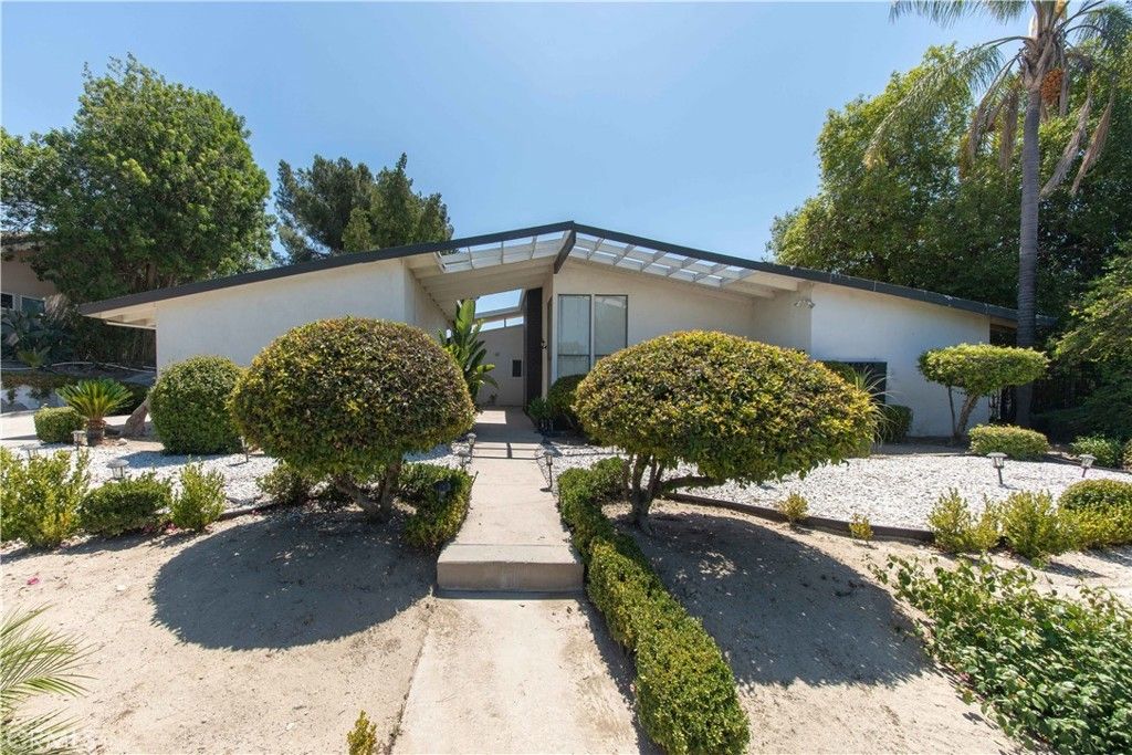 16594 Knollwood Drive, Granada Hills