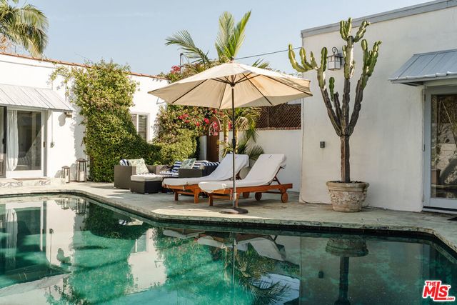 6636 Colgate Avenue, Los Angeles