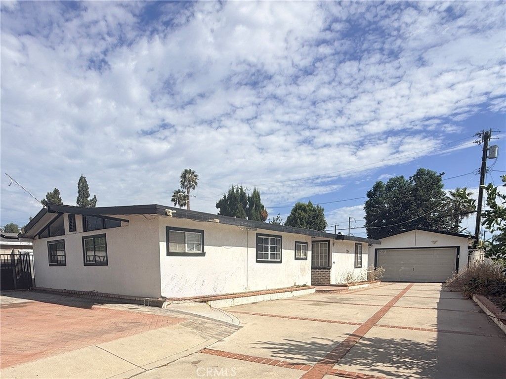15606 Simonds, Granada Hills