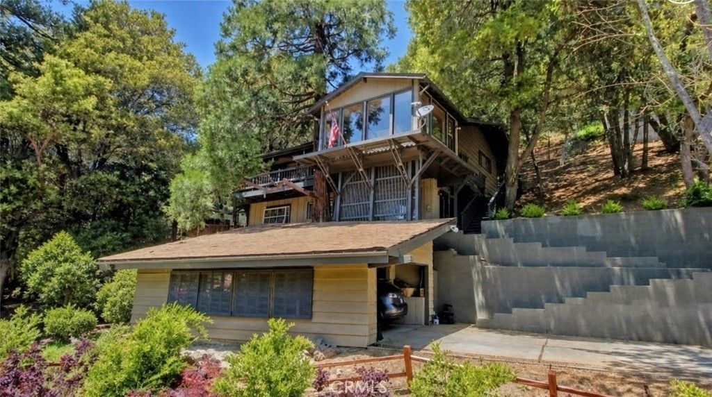 468 Zermatt, Crestline