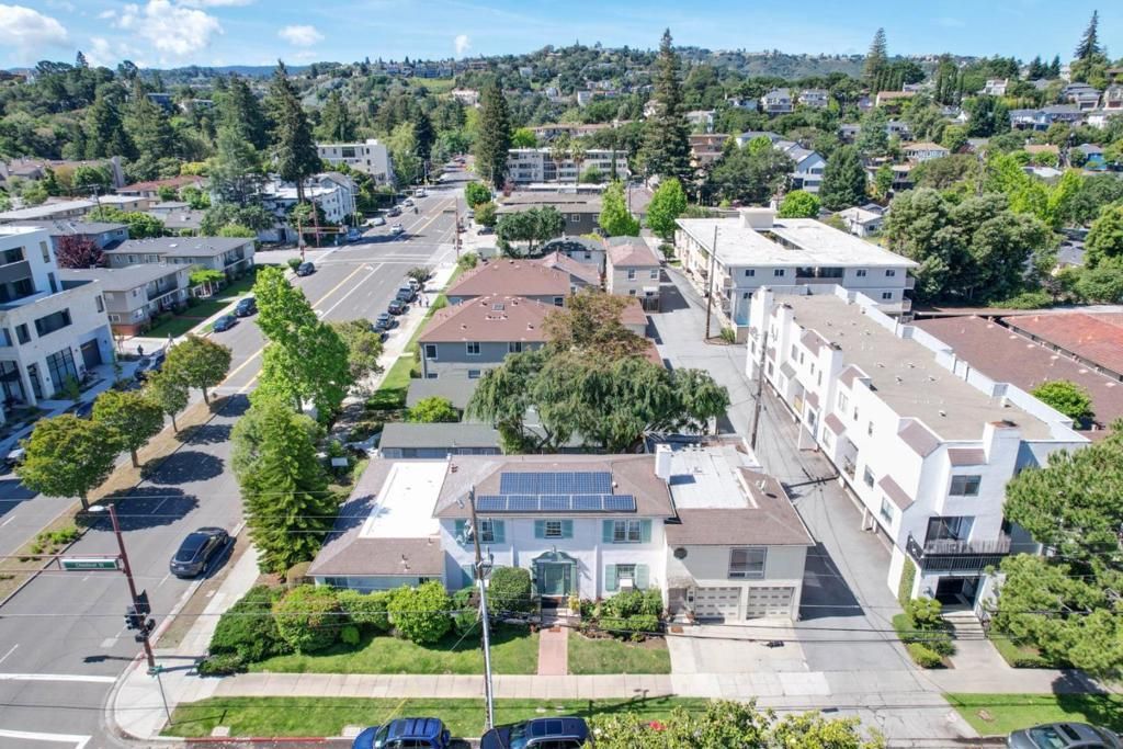 580590 Chestnut Street, San Carlos