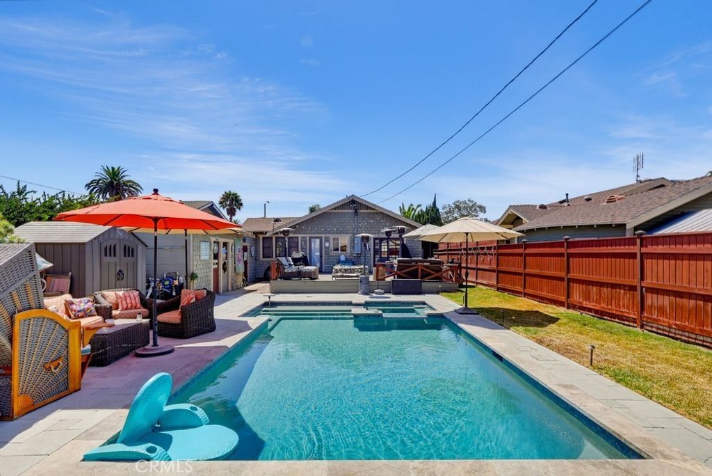 376 Orizaba Avenue, Long Beach