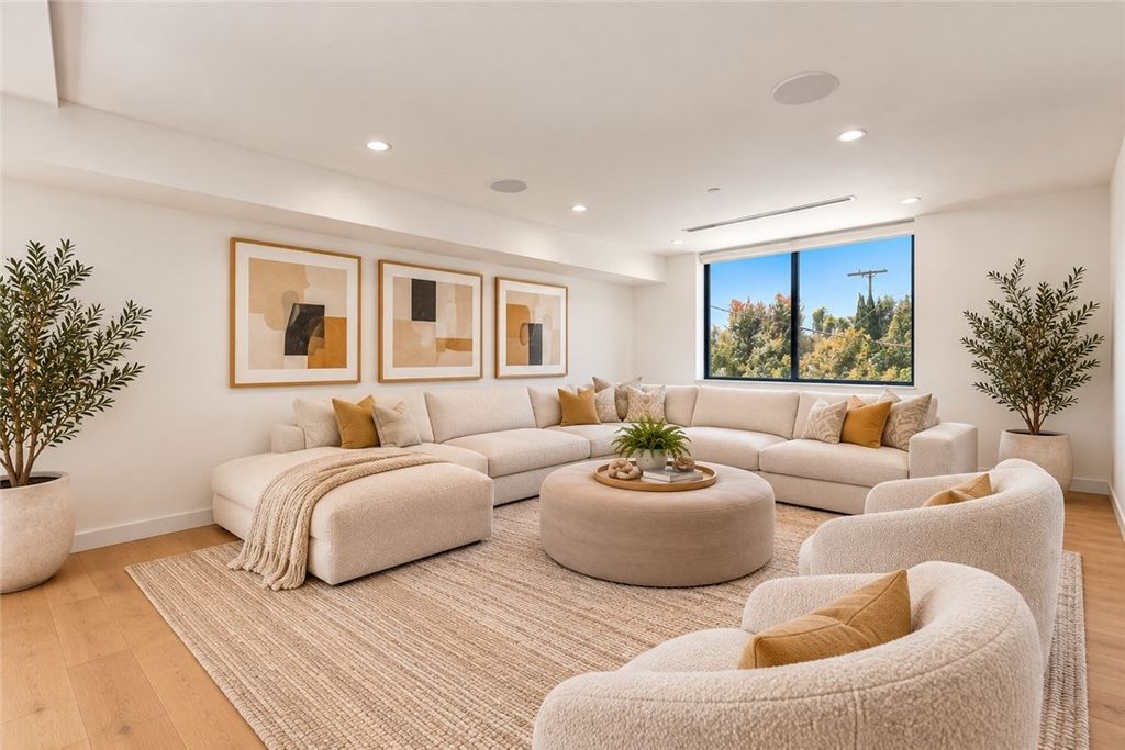 3859 S. Centinela Avenue, Los Angeles