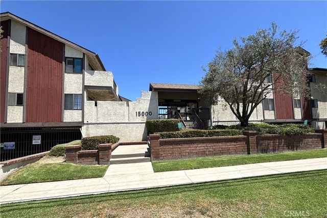 15000 Halldale Avenue 114, Gardena.