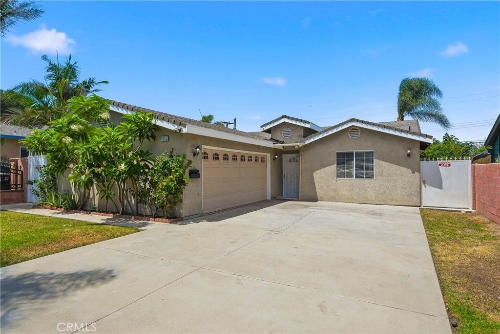 1015 W 5th, Corona