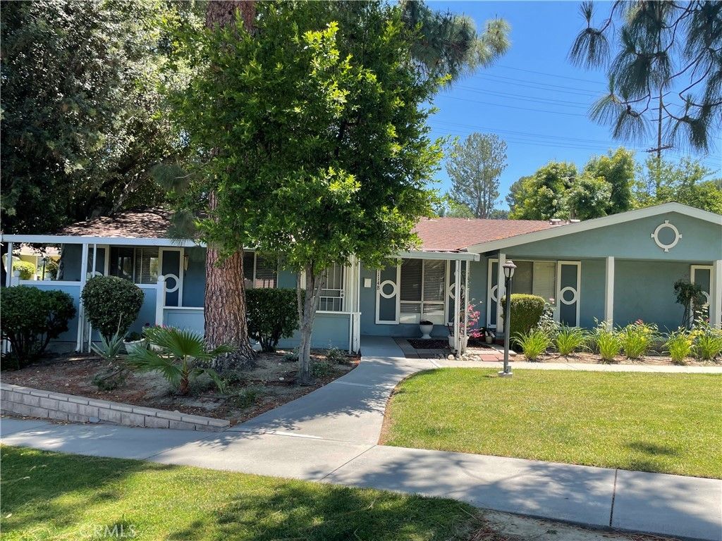 19114 Ave Of The Oaks # B, Newhall