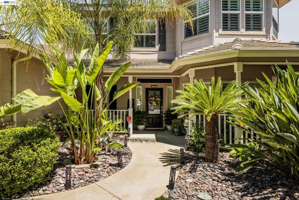 3448 E Howard Ct, Visalia