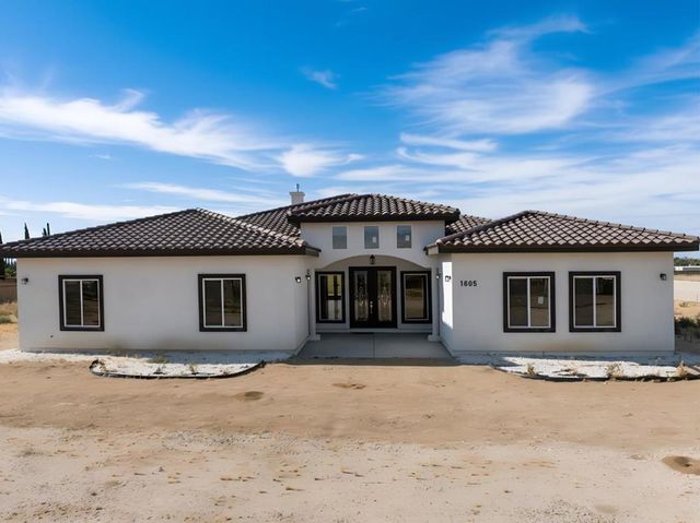 1805 W Columbia Way, Lancaster
