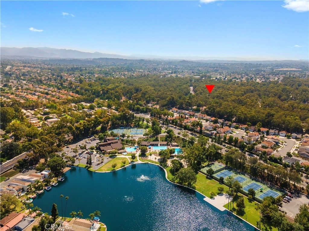 25012 Woodridge, Lake Forest