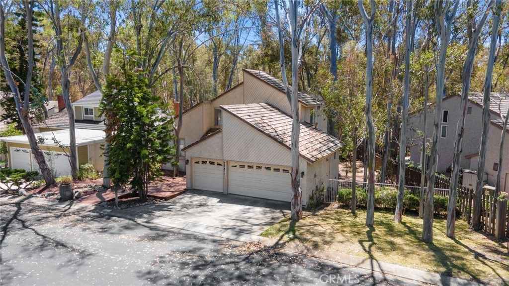 25012 Woodridge, Lake Forest