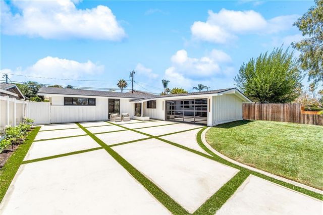 213 Wellesley, Costa Mesa